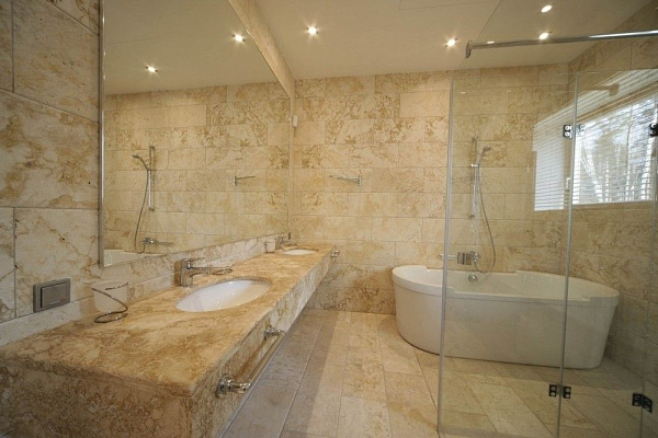 Какой камень выбрать для отделки ванной?